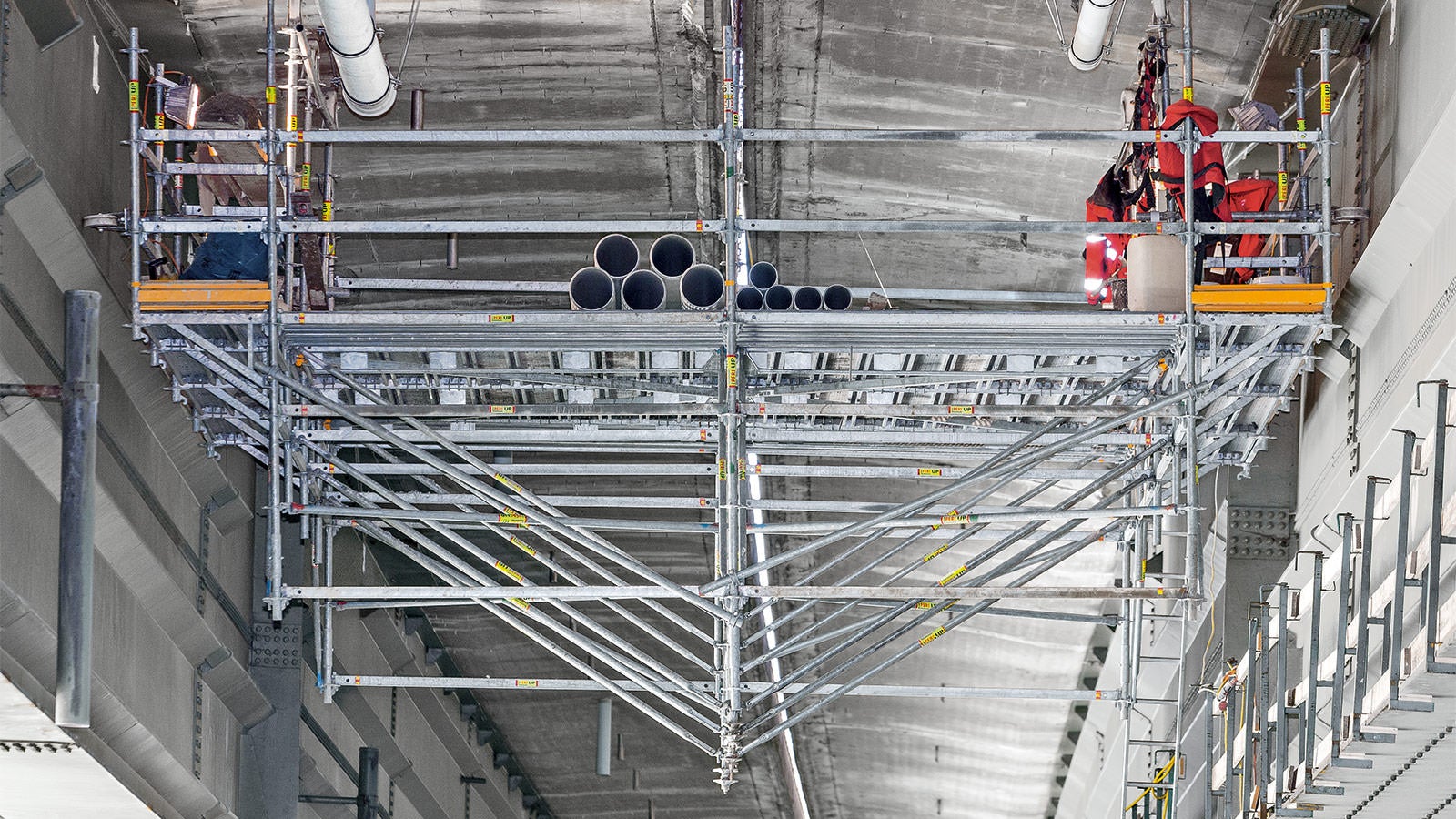 L'intervento di risanamento del viadotto è stato completato senza intoppi grazie ad una soluzione studiata ad hoc anche per non condizionare il traffico stradale e consentire il rispetto dei tempi di costruzione