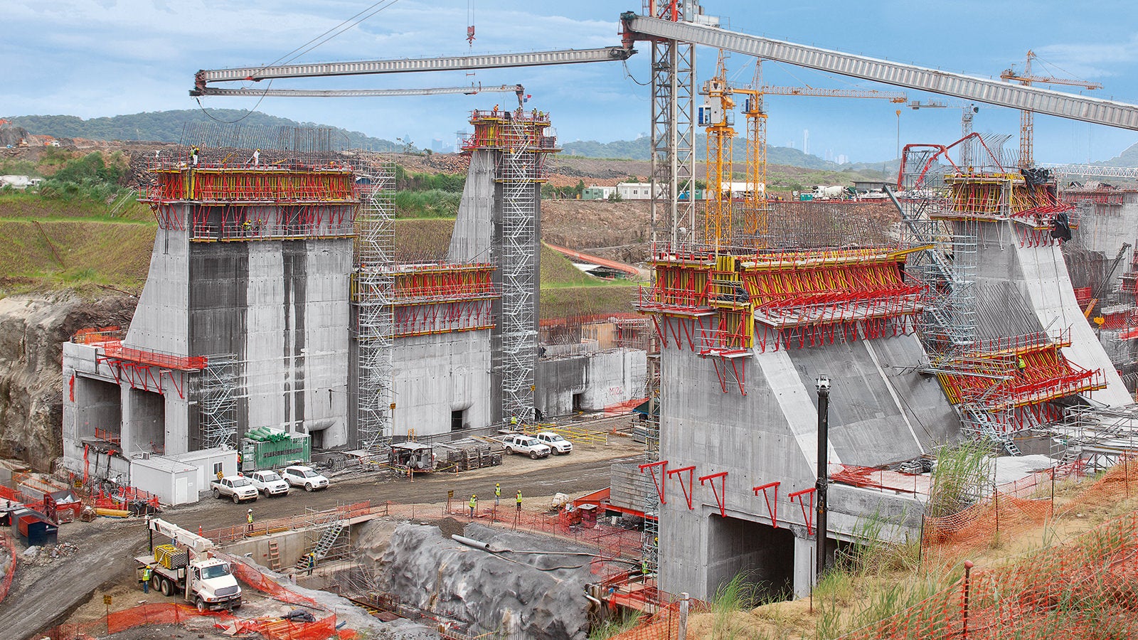 PERI supported the construction project of the century with the planning and delivery of huge quantities of formwork and scaffolding systems.