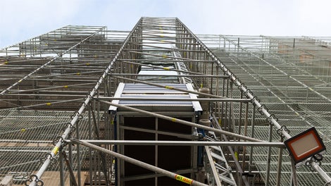 Строительные леса PERI обеспечили абсолютную безопасность сотрудников площадки с учетом работы на высоте 172 м.