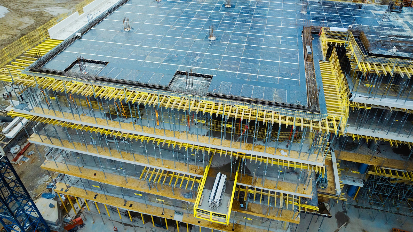 Budowa obiektu biurowego Towarowa 22 w Warszawie