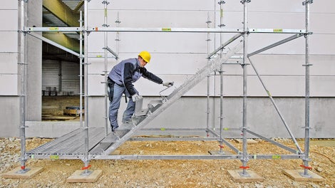 Die Montage erfolgt ohne Werkzeug: Die zweite Stufe wird durch Einsetzen und Drehen zugfest mit der vorherigen Stufe verbunden.