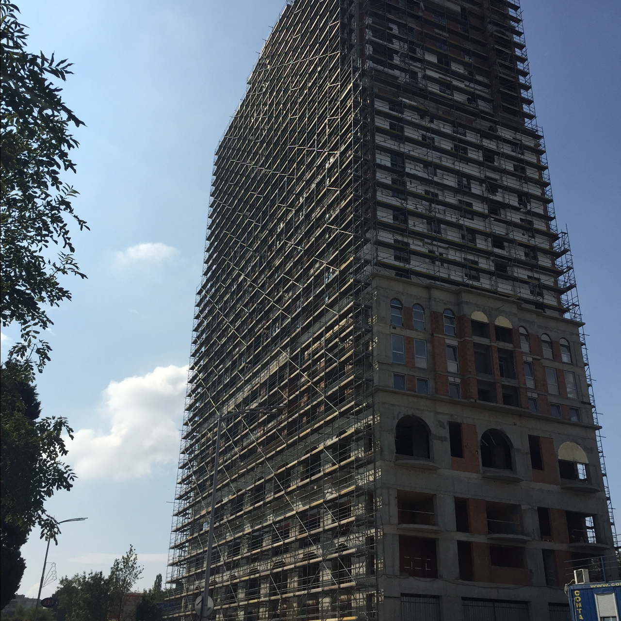 Резиденция "Лазурен бряг" - новата емблематична сграда на Бургас