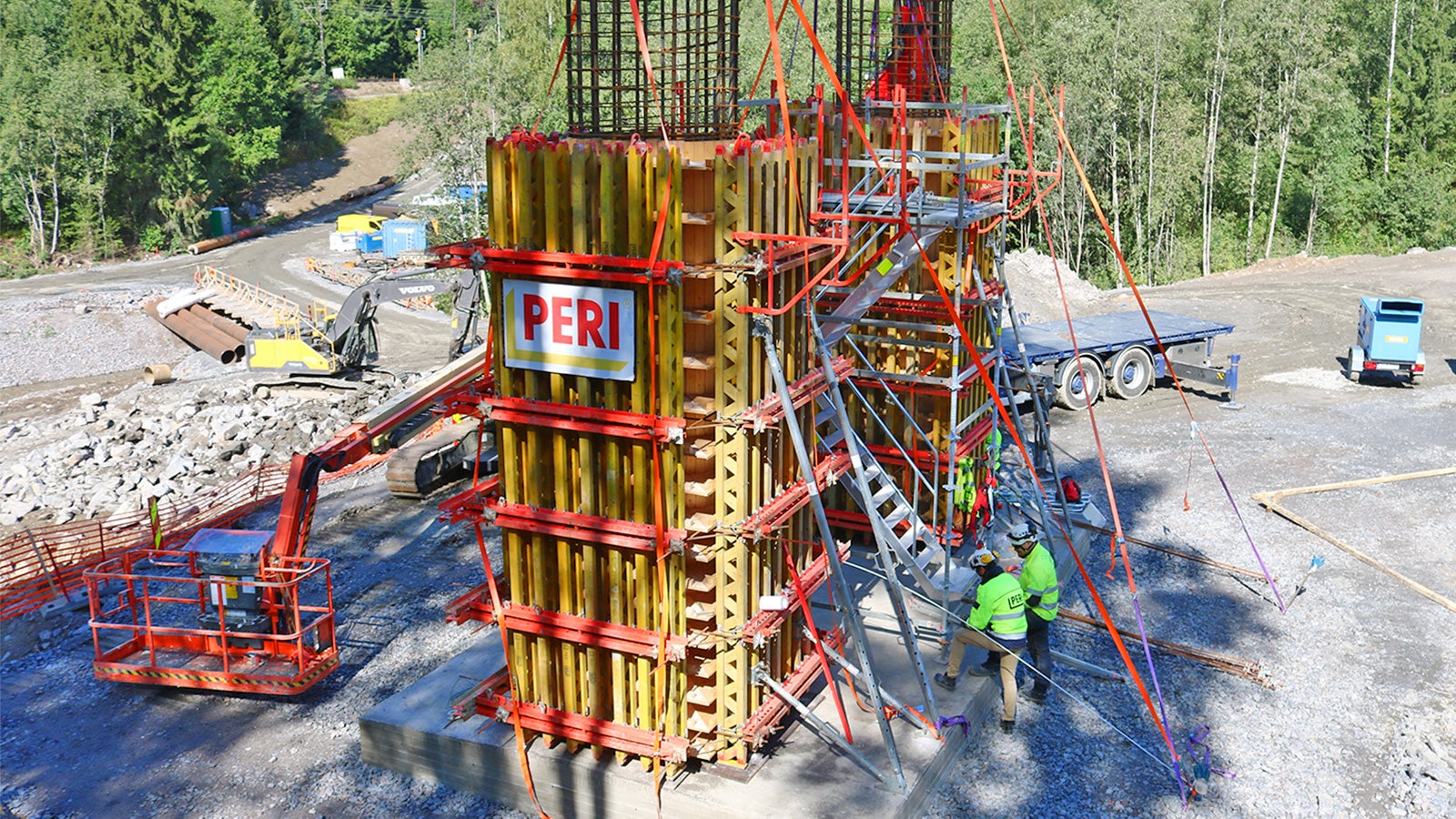 Liittopalkkisiltojen pilarit VARIO-järjestelmällä