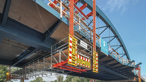 Рабочая платформа с пролетом до 20 м может перемещаться вручную.