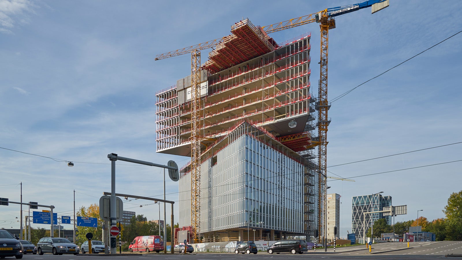 PERI dragers bij de start van de bouw van de derde laag van Rai hotel Amsterdam 