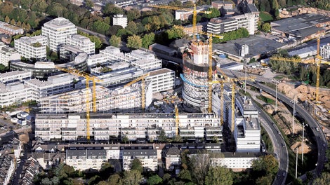 Am Düsseldorfer Seestern sind fünf Bauwerke zeitgleich zu errichten, dies erforderte ein durchdachtes Logistikkonzept. 