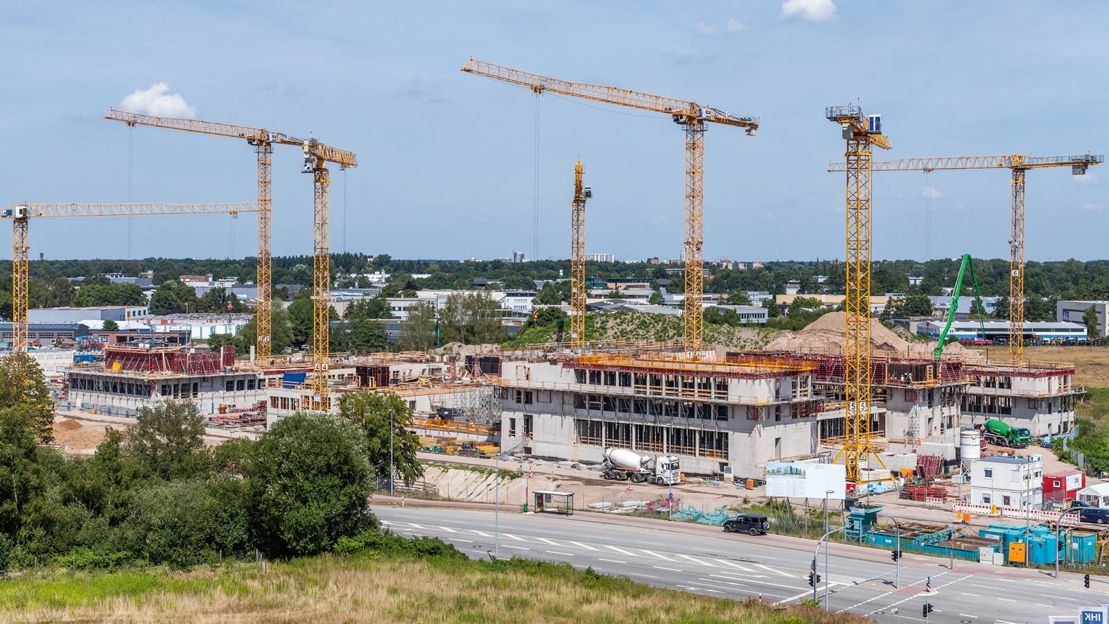 Der Rohbau der neuen Unternehmenszentrale der tesa SE mit Headquarter sowie Forschungs- und Technologiezentrum wurde in nur 8 Monaten fertiggestellt.