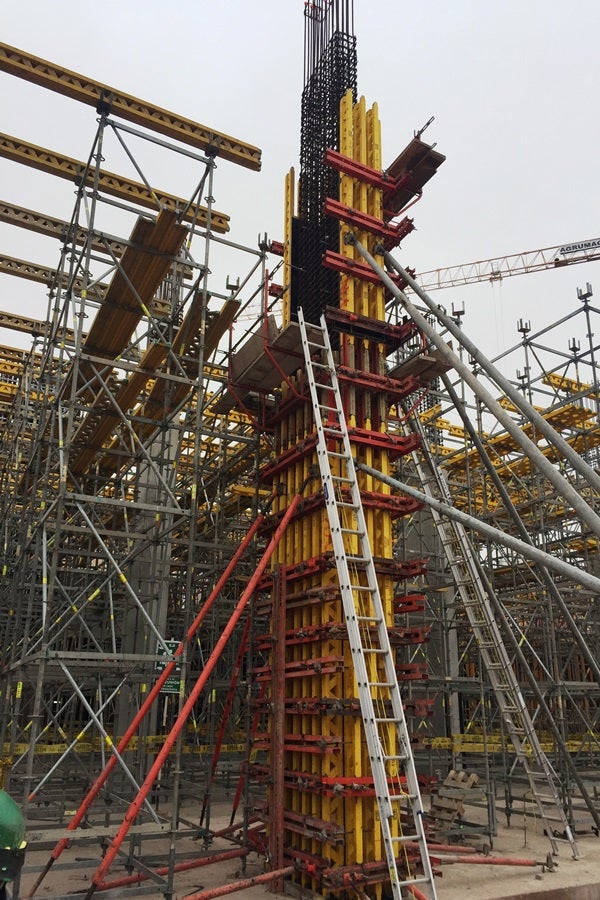 Diseño y montaje a medida del proyecto y de la presión de hormigonado requerida inclusive para concretos autocompactantes.