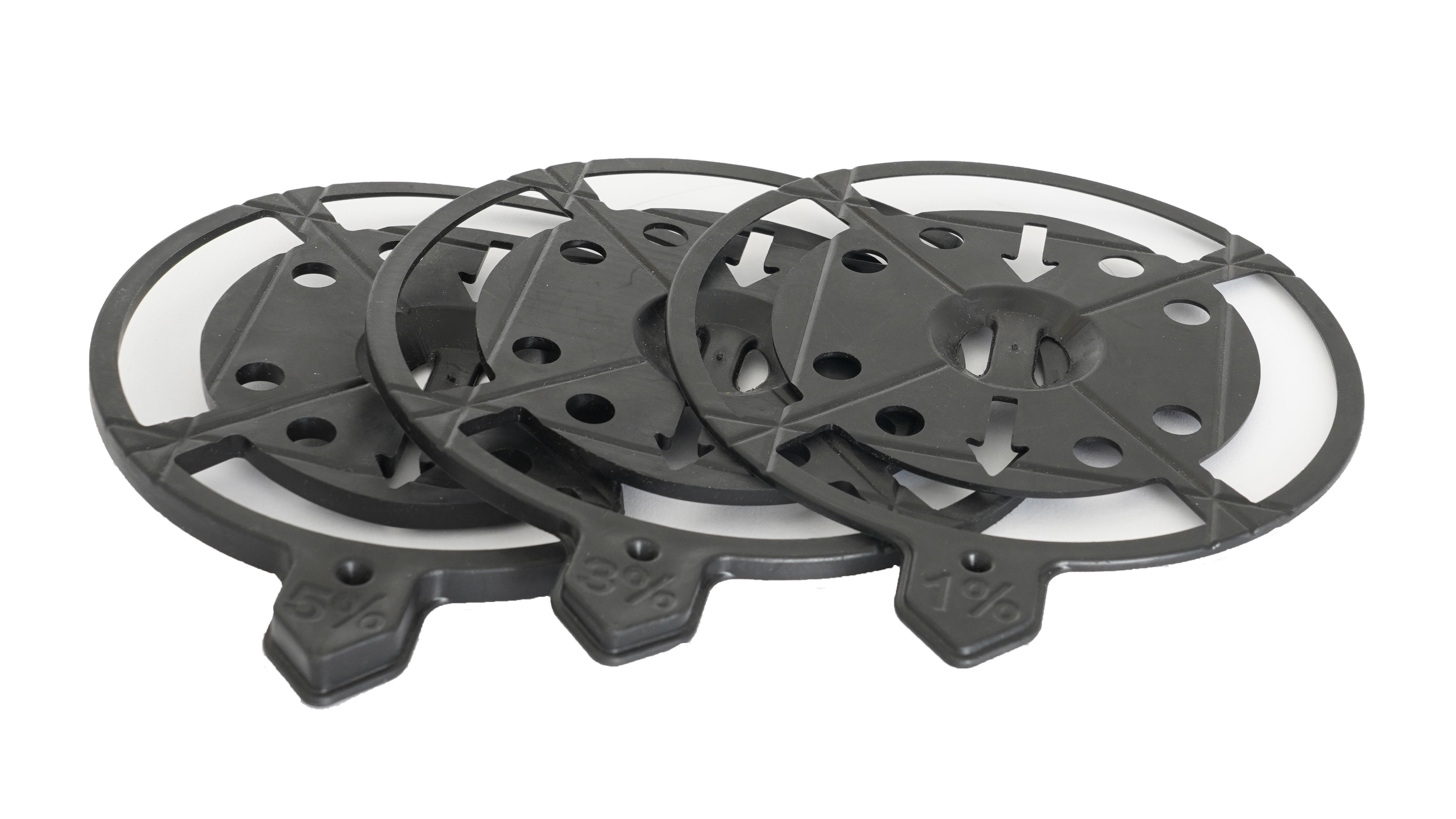 Spádové podložky zajistí vodorovné podložení dlažby nebo hranolu v případě, kdy podkladní terén není rovný, např. při pokládce na starý betonový povrch místo štěrkového lože. Instalace na horní plochu hlavvy terče.