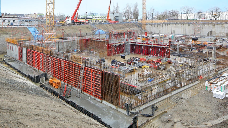 Systemy PERI na budowie kompleksu biurowo-usługowego „Nowy Rynek” 