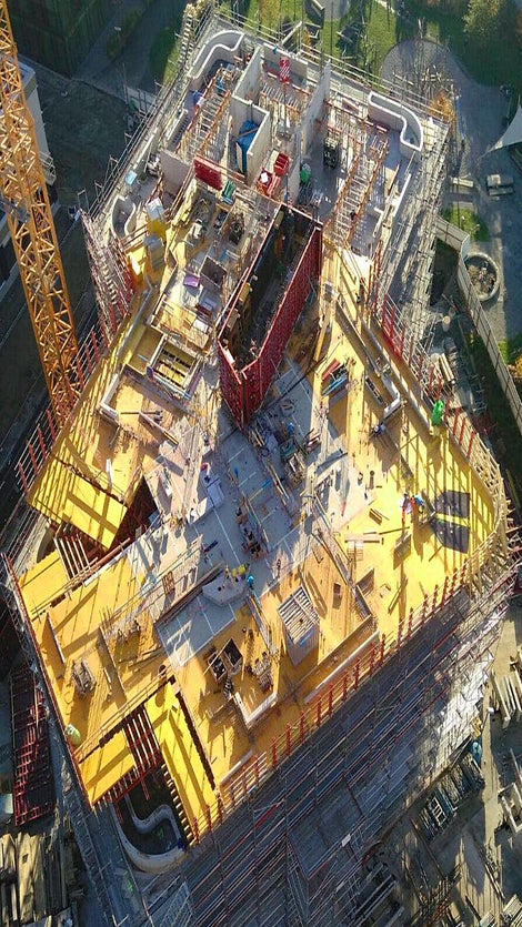 Le coffrage de voile et de dalle PERI, l&#039;échafaudage porteur et les services complémentaires assurent la sécurité à toute hauteur et une progression rapide des travaux.