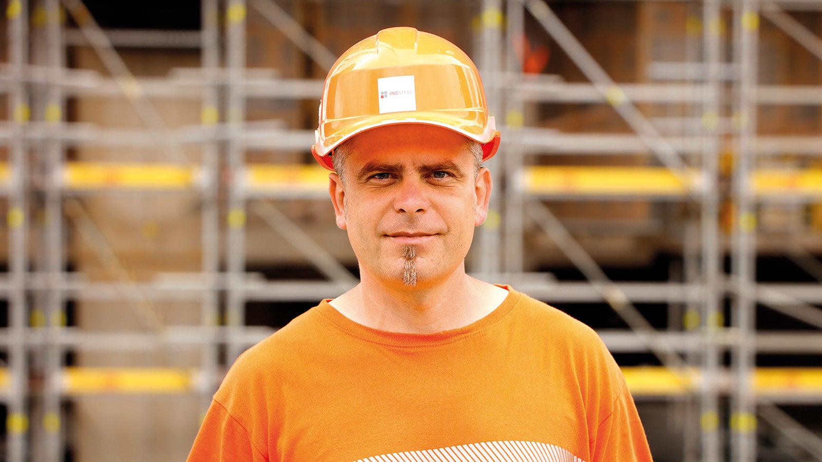 At the SKY PARK Residence, we have picked up on our previous experience with PERI facade scaffolding. The big challenge was the delivery and construction of a large amount of scaffolding, which at one moment climbed all three towers to almost 100 meters in combination with a complexity of ground plan shape and variable changing scaffolding when installing several types of ventilated facades. With its flexibility and complexity of services, PERI once again proved that we have chosen a reliable partner.