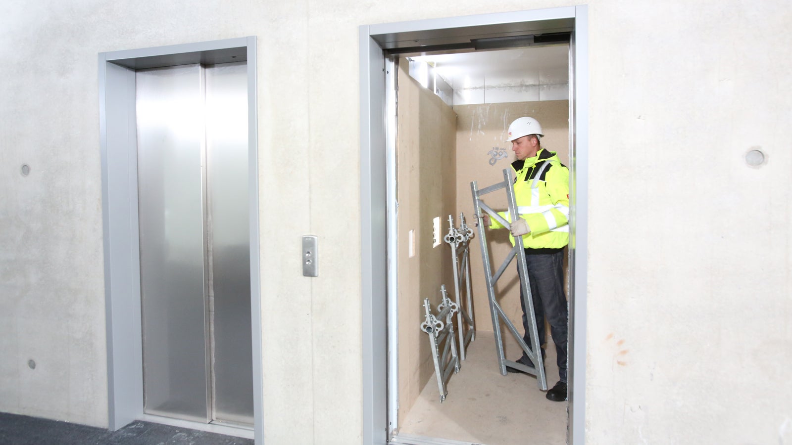 单个组件高度小于50厘米，长度小于1.50米，因此能够轻松装入任何电梯。