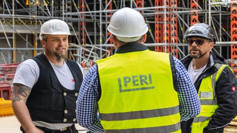 Zur Umsetzung der umfangreichen Schalungs- und Gerüstaufgaben wurden die Bauverantwortlichen der Bernauer Bauunternehmung Mark-A. Krüger GmbH unterstützt vom ortsansässigen Gerüstbaubetrieb S. Schmidt &amp; W. Schmidt GmbH und durch objektspezifisch geplante PERI Systemlösungen.