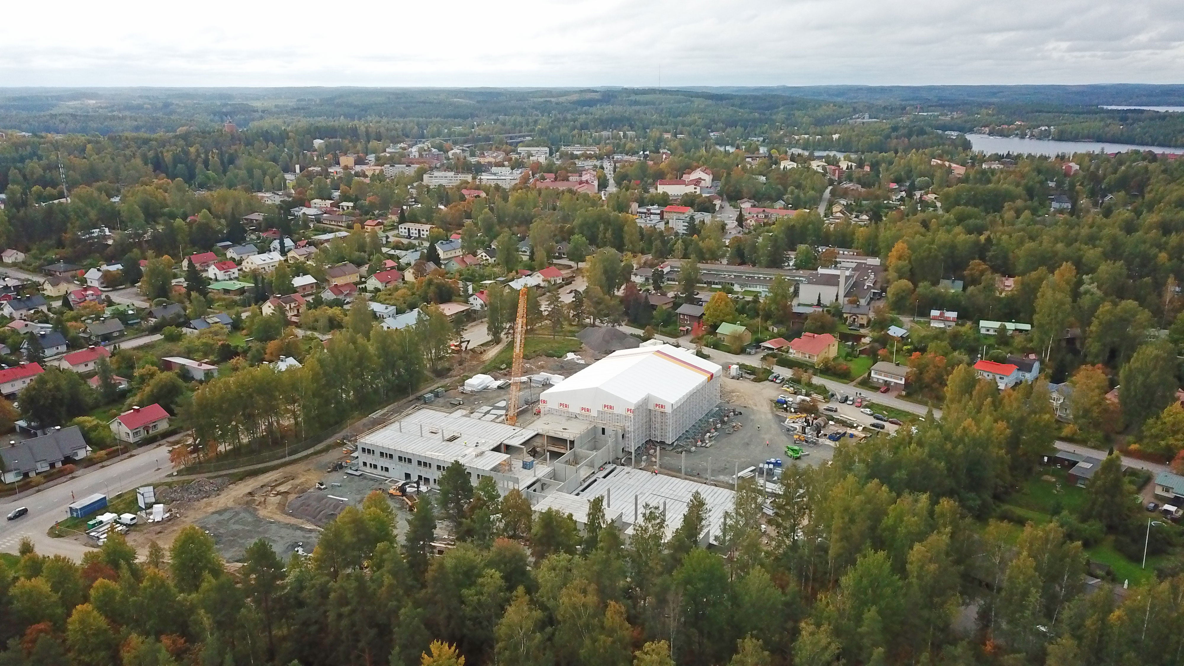 Kuvassa valmiina ensimmäinen sääsuojakokonaisuus.