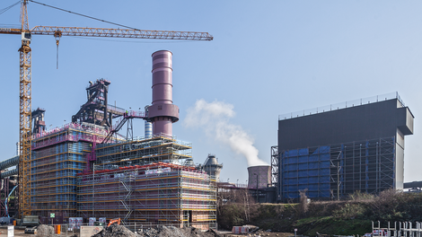 Система PERI UP Flex универсальна. Один комплект лесов может быть использован как в качестве опалубки при бетонировании конструкции, проведении фасадных работ, так и для монтажа оборудования, создавая рабочую площадку различных размеров.