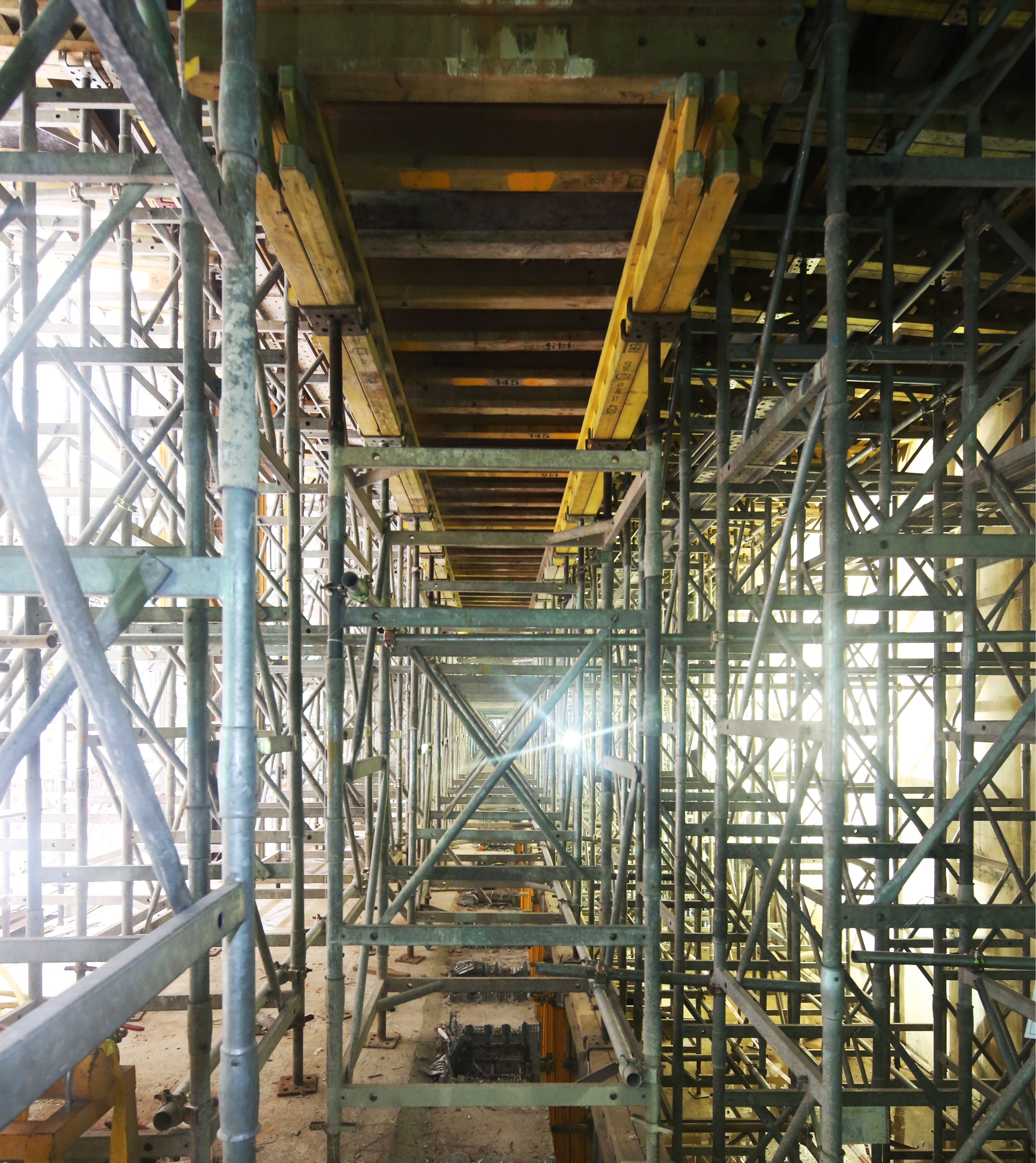 ST 100 Stacking Towers are used for the construction of the station platform, concourse, and roof slab