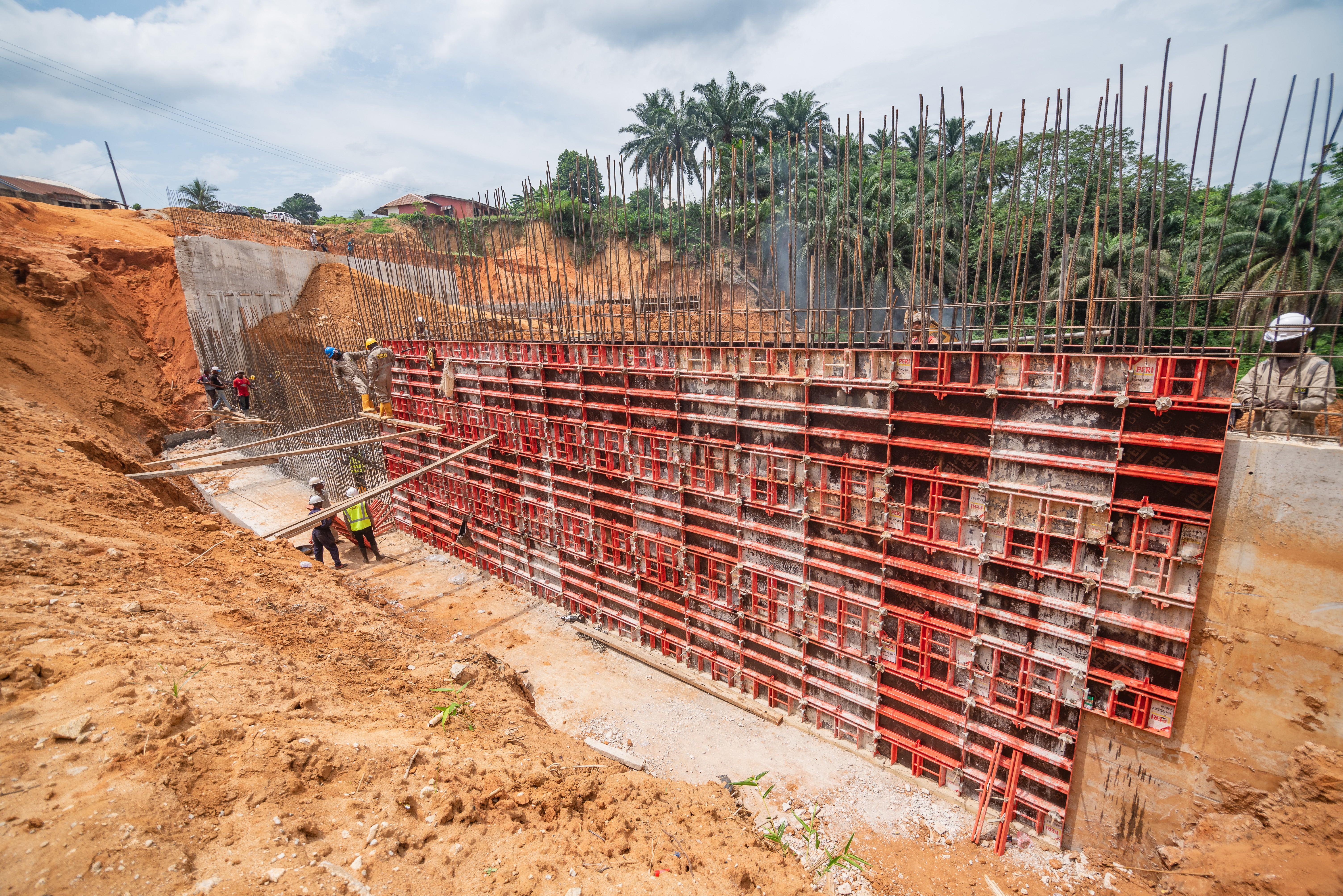 10m high retaining wall