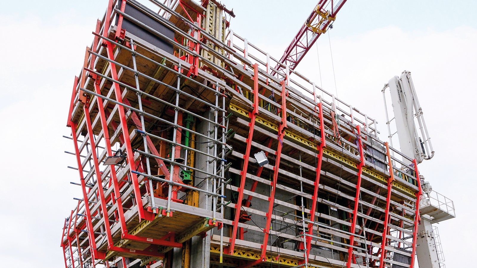 The ACS Self-Climbing System was used for the first time in Denmark for the Lighthouse 2.0, having already proven its worth in numerous construction projects worldwide.