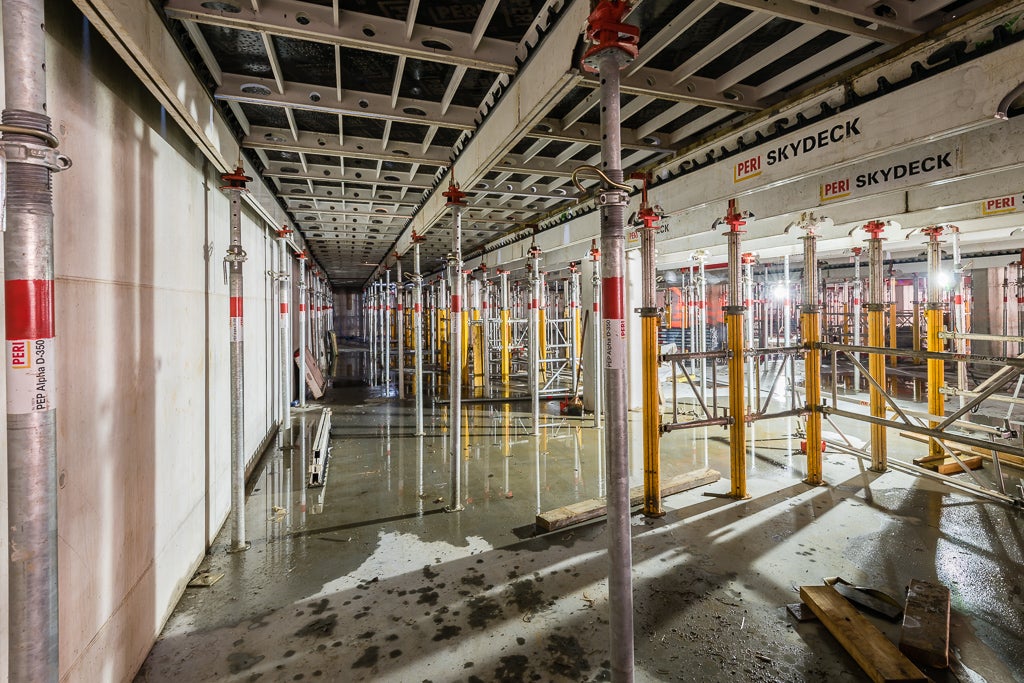 SKYDECK vloerbekisting zorgt voor een mooi paneelpatroon in combinatie met MULTIPROP en PEP ALPHA stempels.