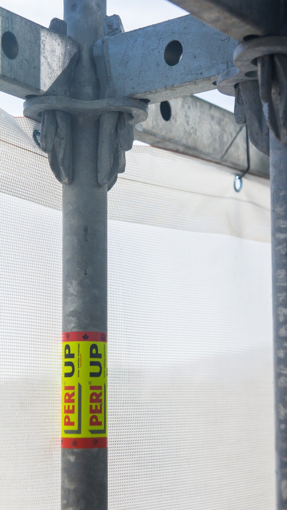 Гравитачно заключване на всички елементи с PERI UP Flex