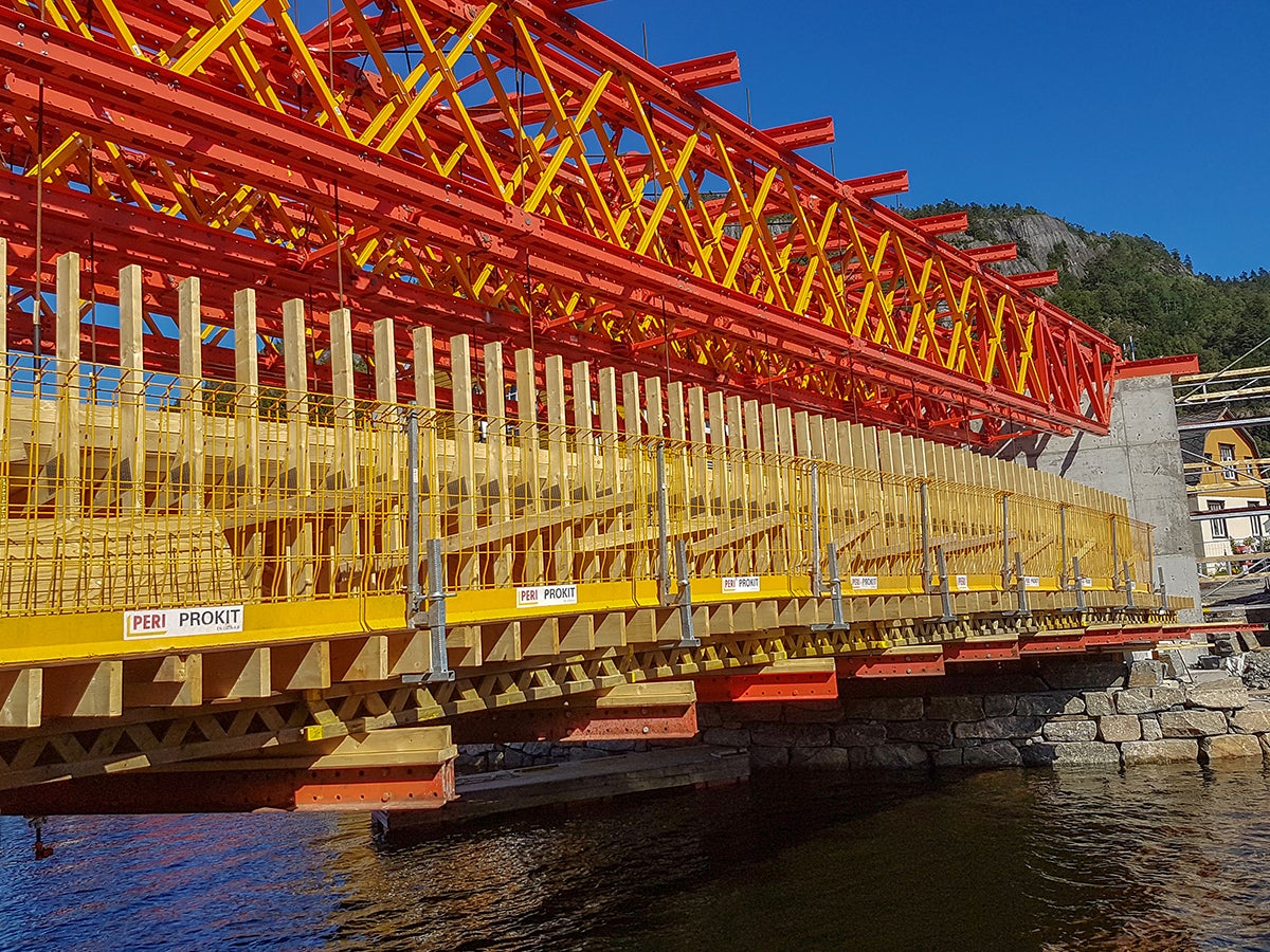 Sikringsutstyr PERI Prokit EP110 i bruk på forskalingen