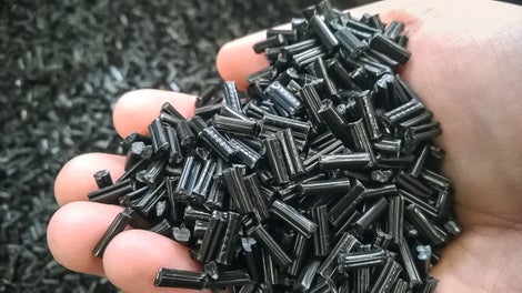 DUO est constitué de Polytech ; ce matériau résiste durablement à l'humidité, il est particulièrement léger et hautement flexible en termes de conception de produit.