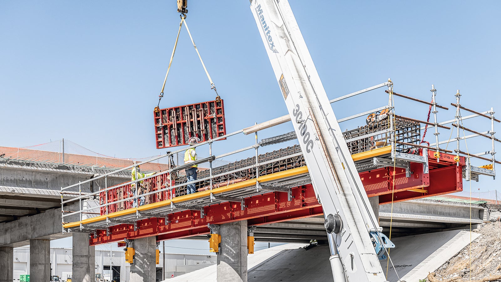 Durch die systemunabhängige Seitenschalung ermöglicht VPS das Ausschalen am nächsten Tag, da die Schalung am Tag nach dem Betonieren sofort wieder eingesetzt werden kann. Das spart wertvolle Zeit und minimiert die Anzahl der erforderlichen Schalungssätze. <br/><br/>© Greg Folkin Photography