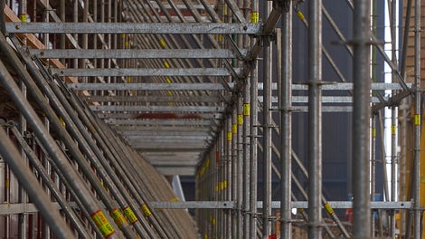 De componenten zijn makkelijk te koppelen (Gravity-lock zorgt voor een automatische borging) en voldoen aan de hoogste eisen voor de arbeidsveiligheid in werkzones.