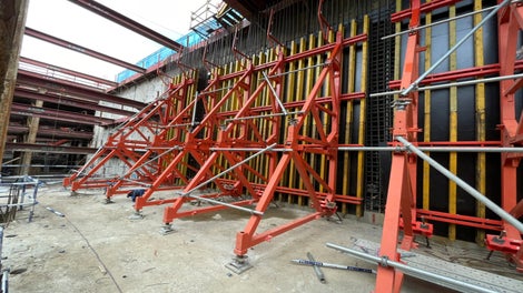 PERI supplied SB Frame + VARIO VT for the single-sided wall.