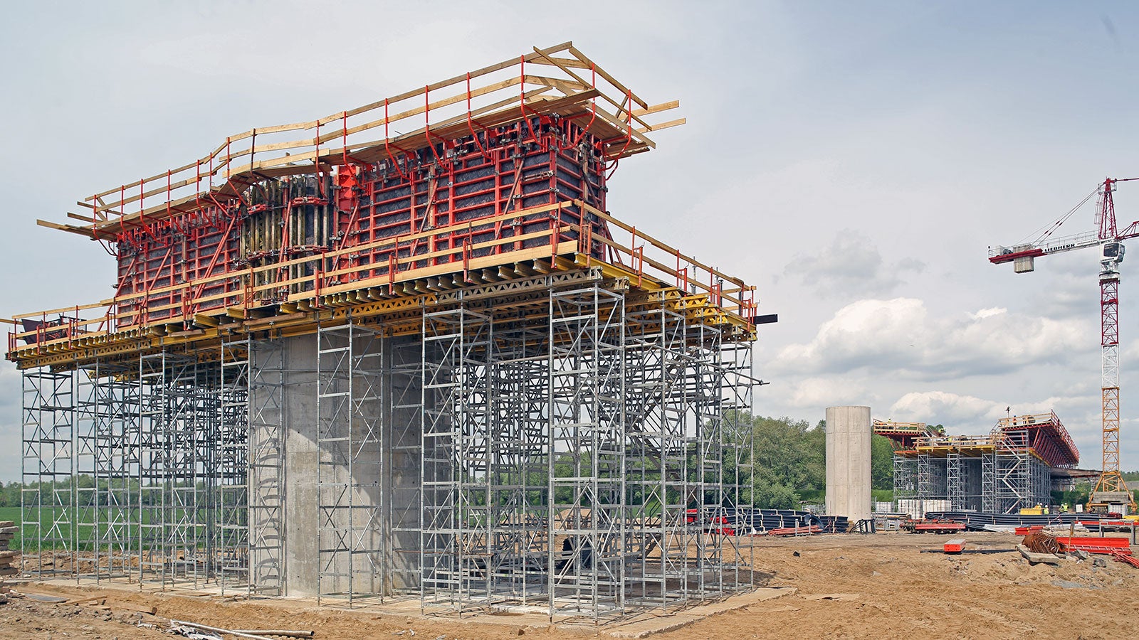 Wydajne i bezpieczne formowanie elementów estakad dojazdowych mostu MD7