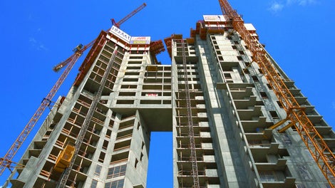 Obiekt składa się z dwóch połączonych ze sobą wież o wysokości 28 i 36 kondygnacji.