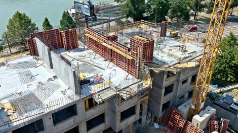 Projekt Zuckermandel ožíva v podobe polyfunkčného mestského centra pozostávajúceho zo siedmych budov situovaných pod bratislavaským hradom. 