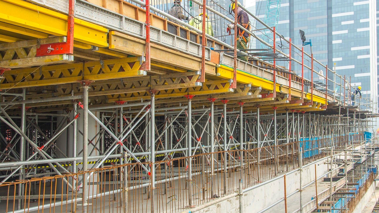 PD 8 Tables with handrails for safe work