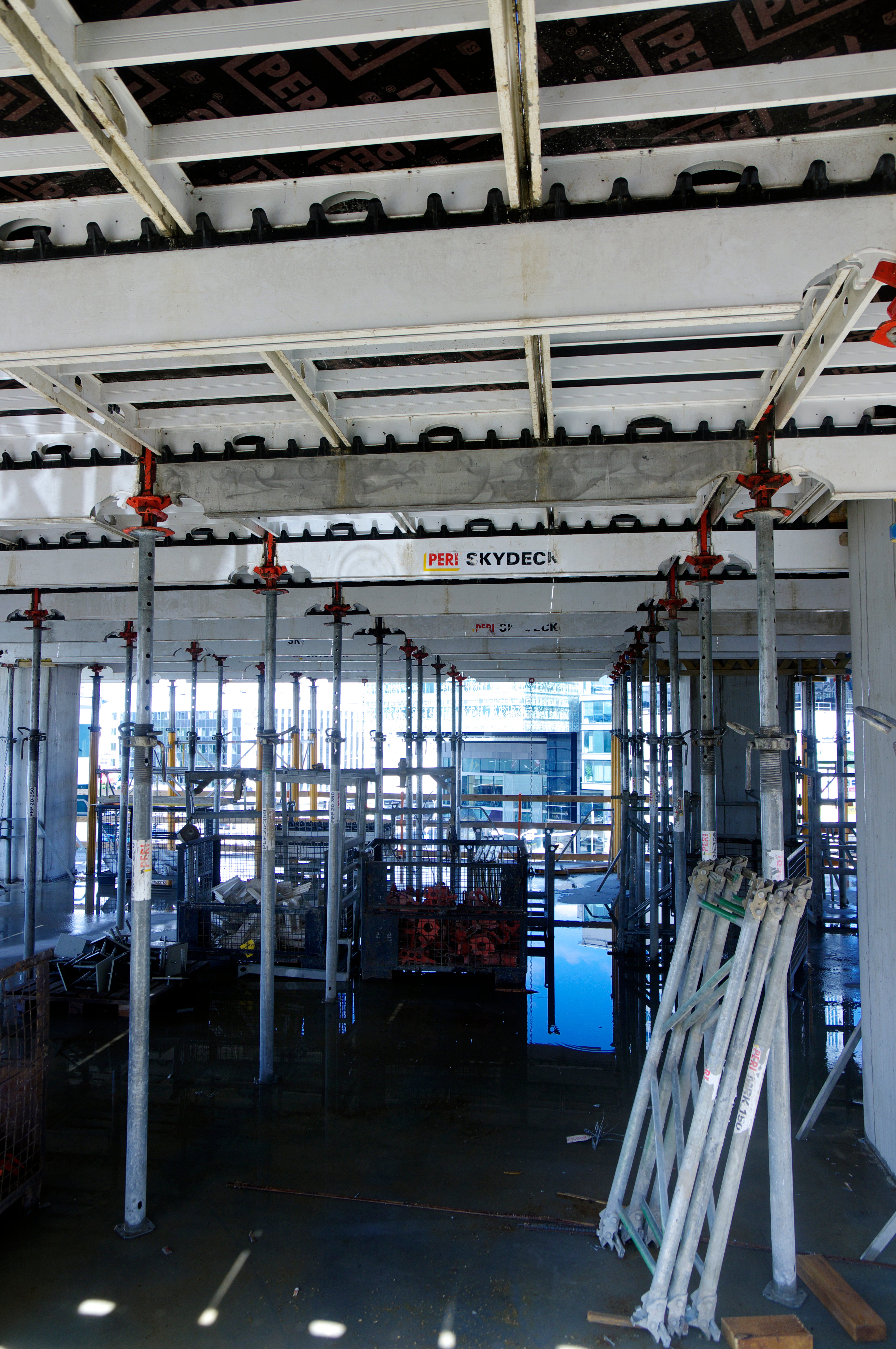 PERI SKYDECK laeraketis.