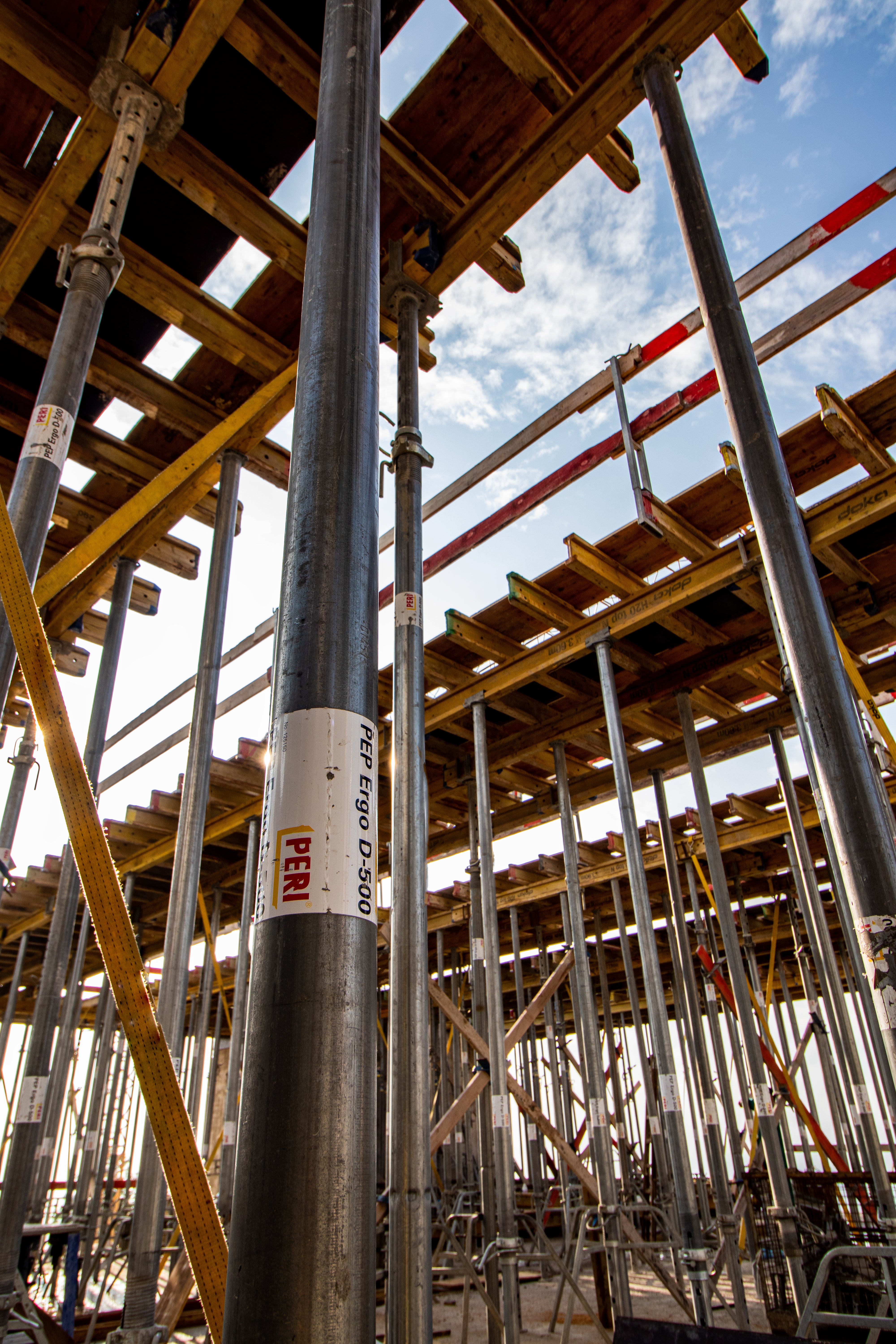 PERI PEP Ergo подпорите имат малко собствено тегло и голяма носеща способност, което ги прави подходящо решение за всякакви обекти