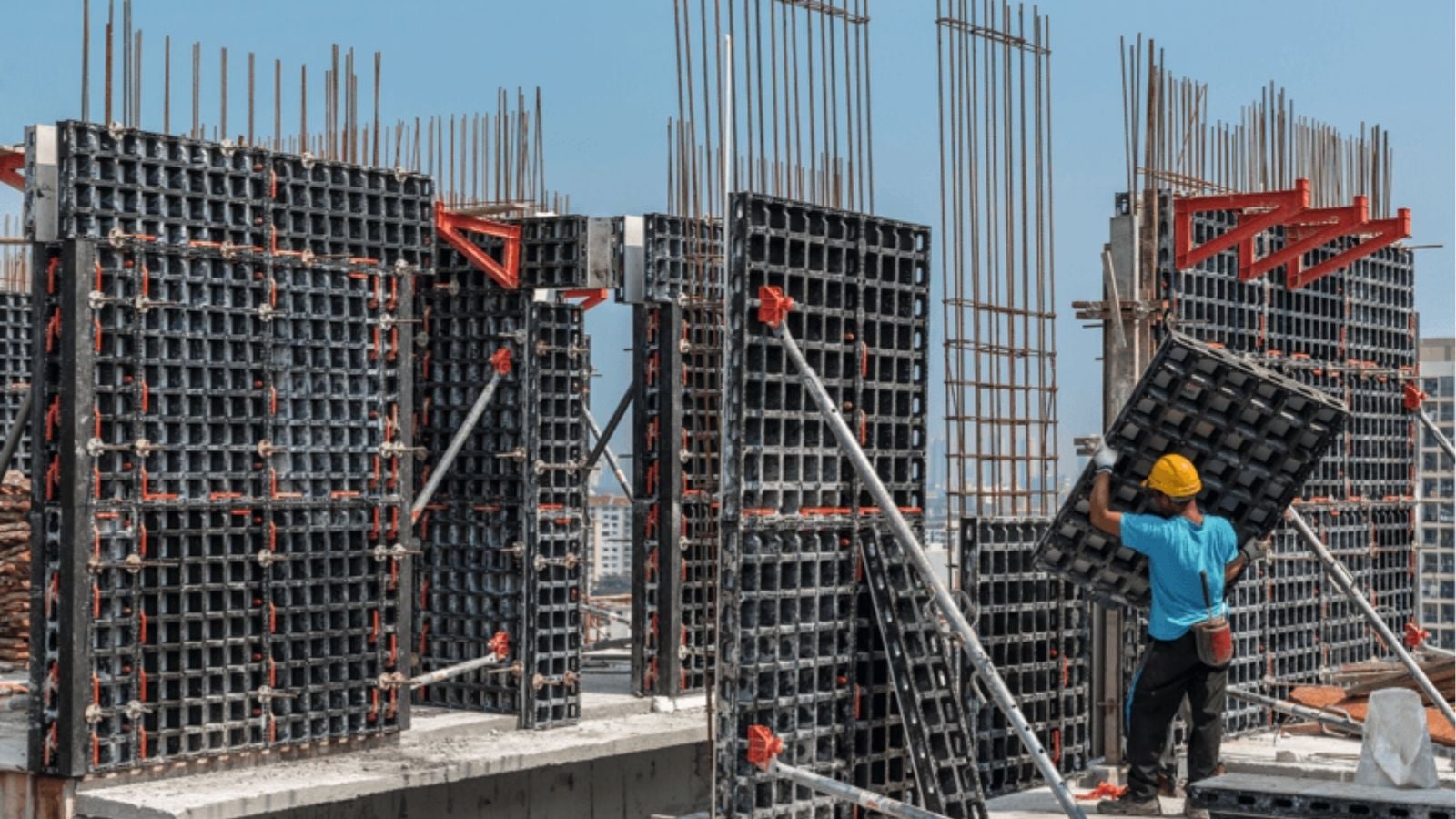 Questa cassaforma universale si distingue per la sua versatilità e può essere movimentata facilmente a mano.