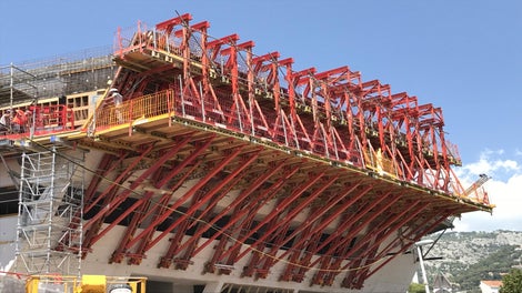 2ème, 3ème et 4ème levées : consoles grimpantes inclinées