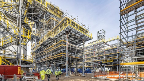 The expansion of the biofuel refinery in Rotterdam was successfully completed with the aid of more than 30,000 m² PERI UP Modular Scaffolding. 