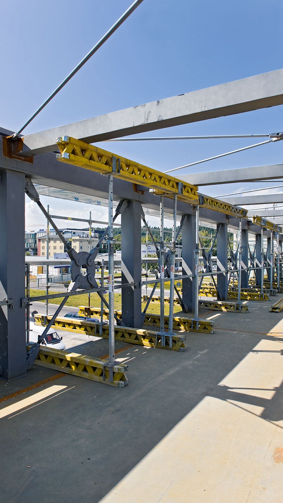 Kładka dla pieszych nad torami SKM i Drogą Gdyńską w Gdyni<br/>