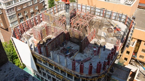 Ветрозащитные панели обеспечивают безопасность и комфортные условия для персонала при работе на высоте 