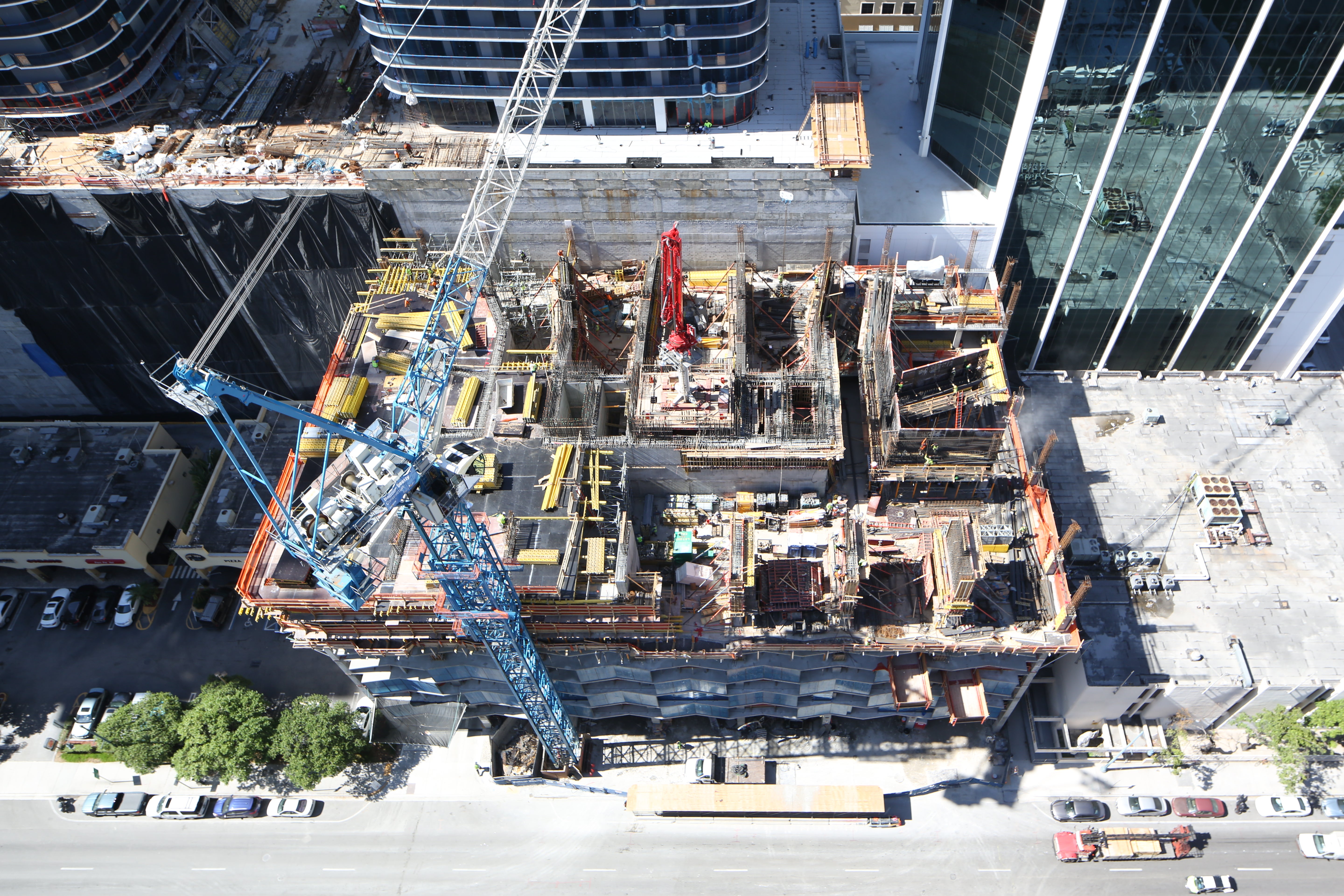The Solitair Brickell in Miami was among one of the first projects in the US to be built with the new ACS 400 self climbing core formwork system