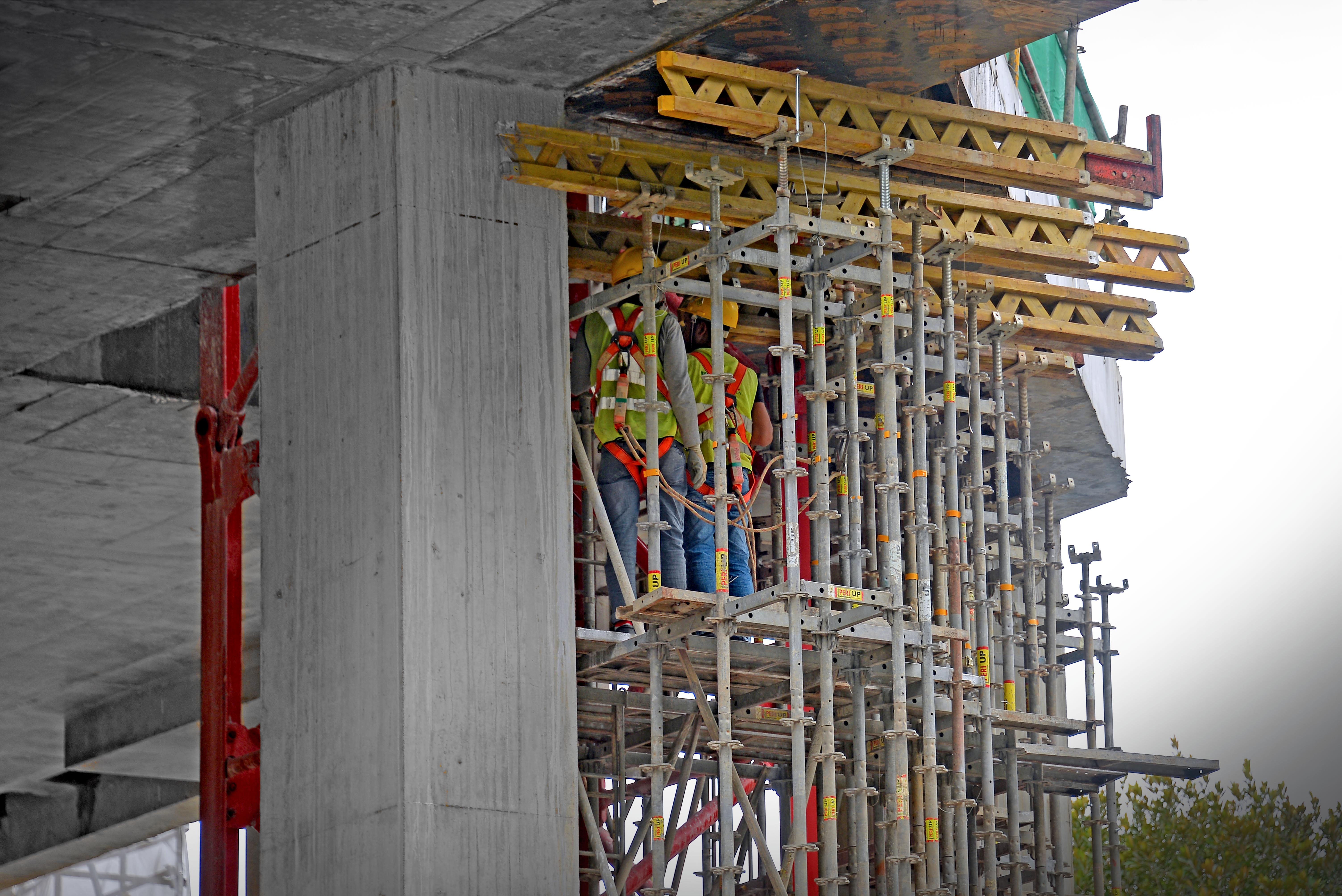 In the process of dismantling PERI UP loose form