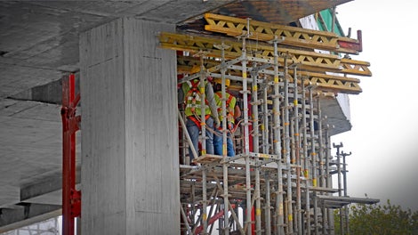 In the process of dismantling PERI UP loose form