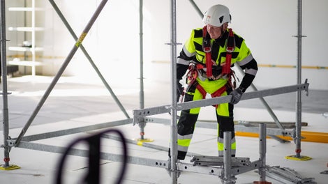 <p>Присуствие супервайзера на объекте для контроля и консультирования.</p><br/>