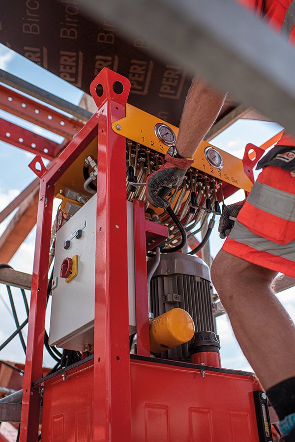 Given the fact it is convenient to operate, the VBC&amp;nbsp;Balanced&amp;nbsp;Cantilever&amp;nbsp;Carriage could be moved quickly and easily to the next of a total of eight cycles. (Photo: Günther Bayerl)