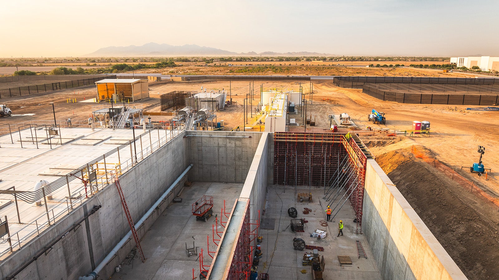Maximo formwork in action at the SBR structure for the new water treatment facility.