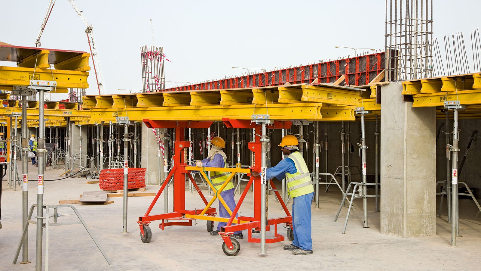 The slab tables could be moved and positioned horizontally with the table striking and transportation trolley.