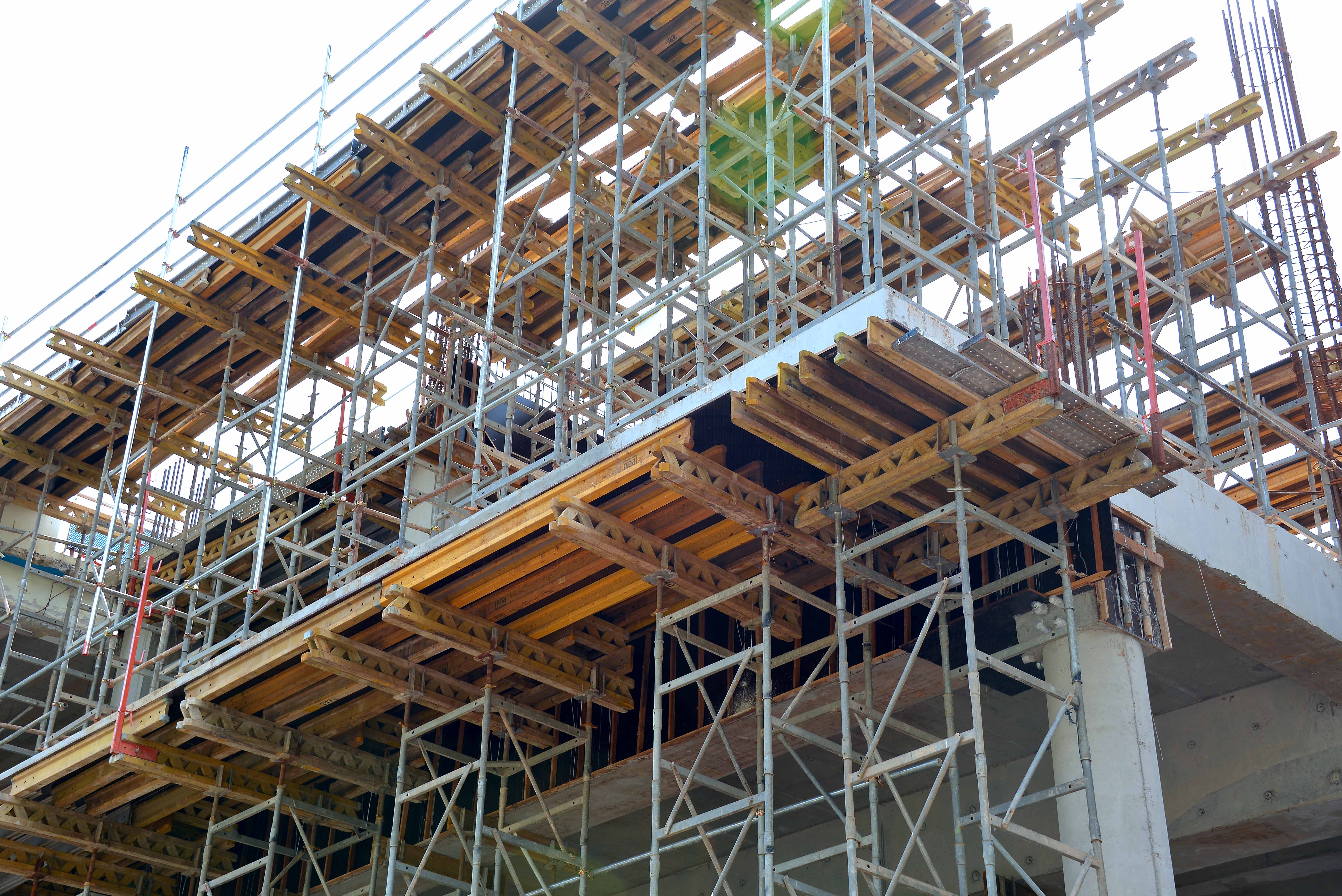 Fast, easy and simple assembly without the need of any bolts or pins