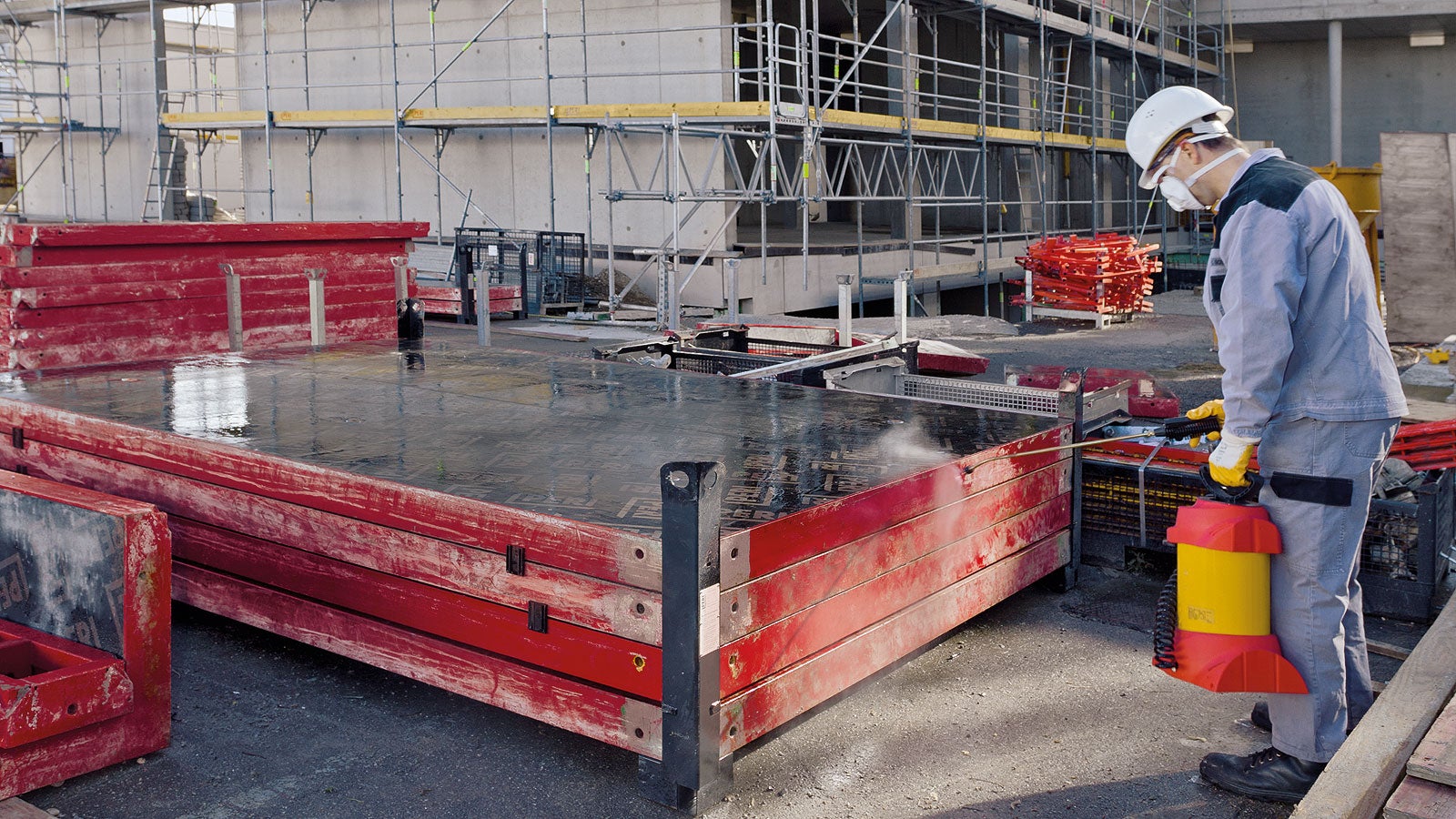 PERI release agent is a fluid, chemical-physical concrete release agent for all commercially available formwork and construction equipment.
